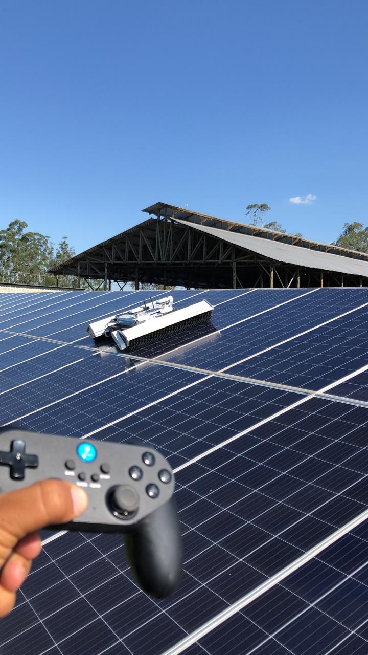Operador controlando SunPure